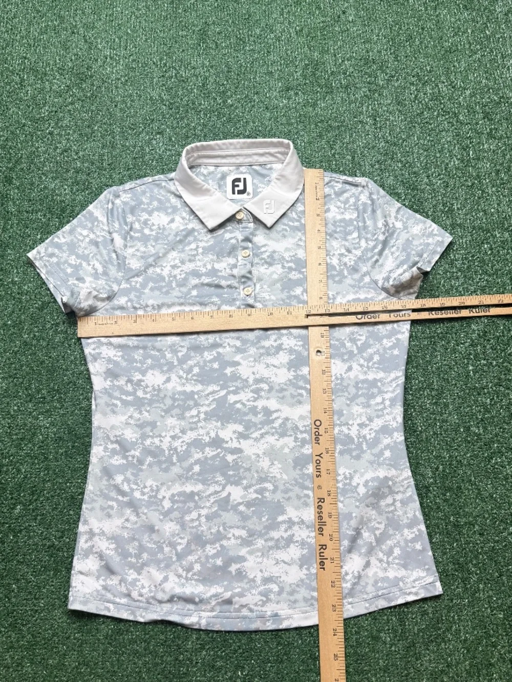 FootJoy Women's Short Sleeve Polo in Light Gray Camo with White Collar - Picture 4 of 6